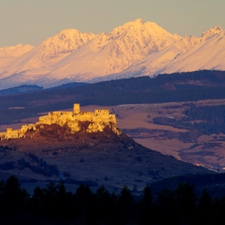 view on Spiš castle and High Tatras - The excellent location of the city