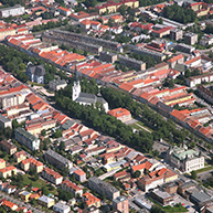 The longest lens shaped square